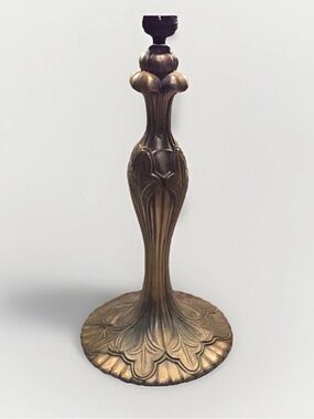 Vintage Fleur de Lis Table Lamp